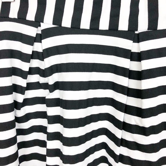 The Vanity Room | Black & White Striped Skirt | XL - Picture 4 of 8